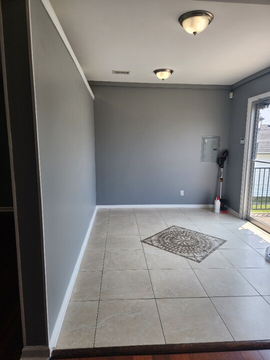 4143 Taylor Blvd in Louisville, KY - Building Photo