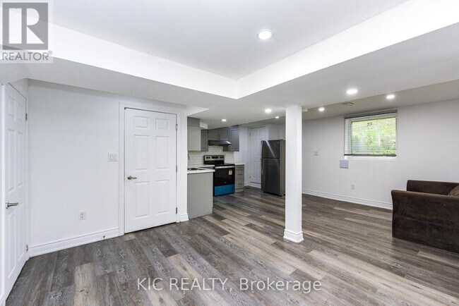 14 Paramount Pl in Brampton, ON - Building Photo - Building Photo
