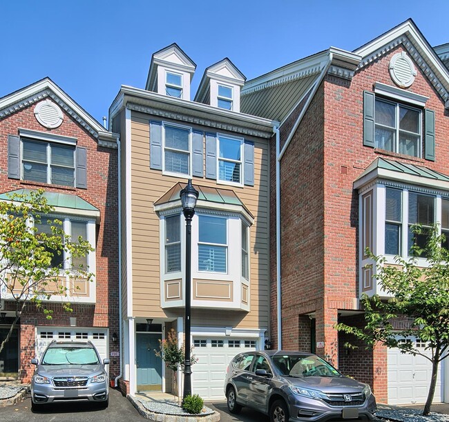 property at 474 Buffalo Ct