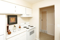 Cambridge Apartments in Omaha, NE - Building Photo - Interior Photo