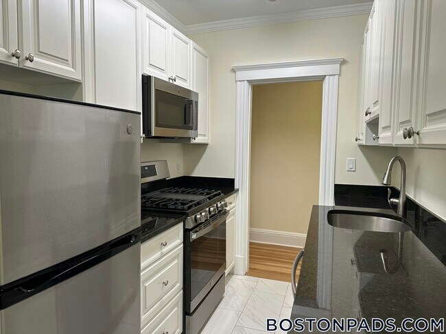 22 Chauncy St, Unit 6 in Cambridge, MA - Building Photo - Building Photo