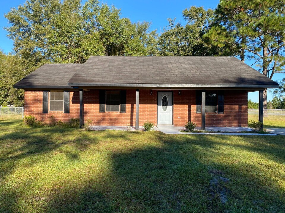 15 Patricia Ln in Hinesville, GA - Building Photo