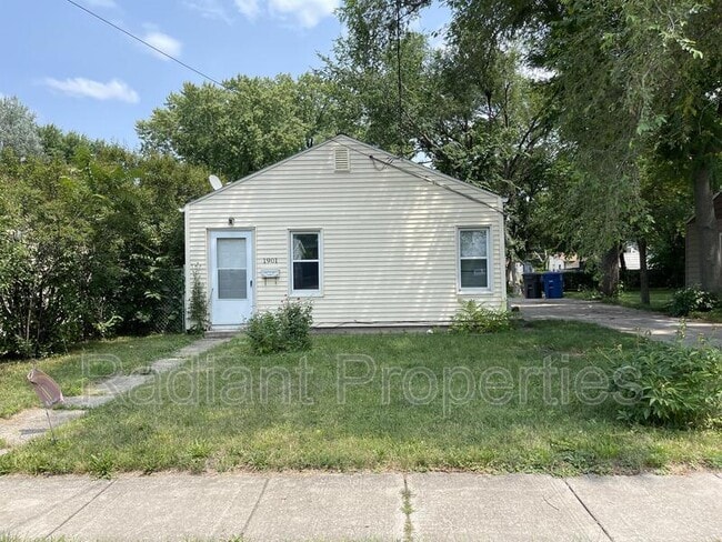 property at 1901 Searle St