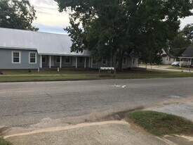 315 S 8th Ave in Lanett, AL - Building Photo