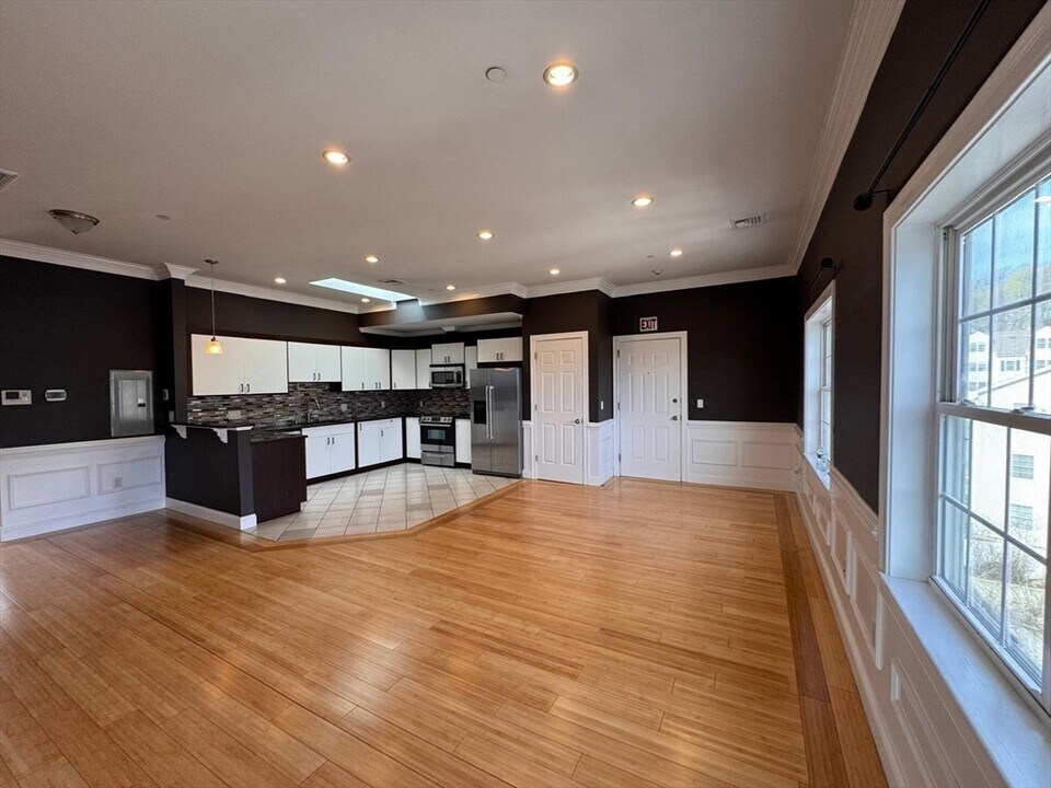 473 Revere Beach Pkwy in Revere, MA - Building Photo