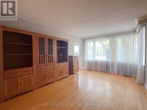 53 Treverton Dr in Toronto, ON - Building Photo - Building Photo