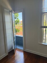 1114 N Poinsettia Pl, Unit 8 in West Hollywood, CA - Foto de edificio - Building Photo