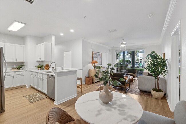 Bell Avalon Park in Orlando, FL - Building Photo - Building Photo