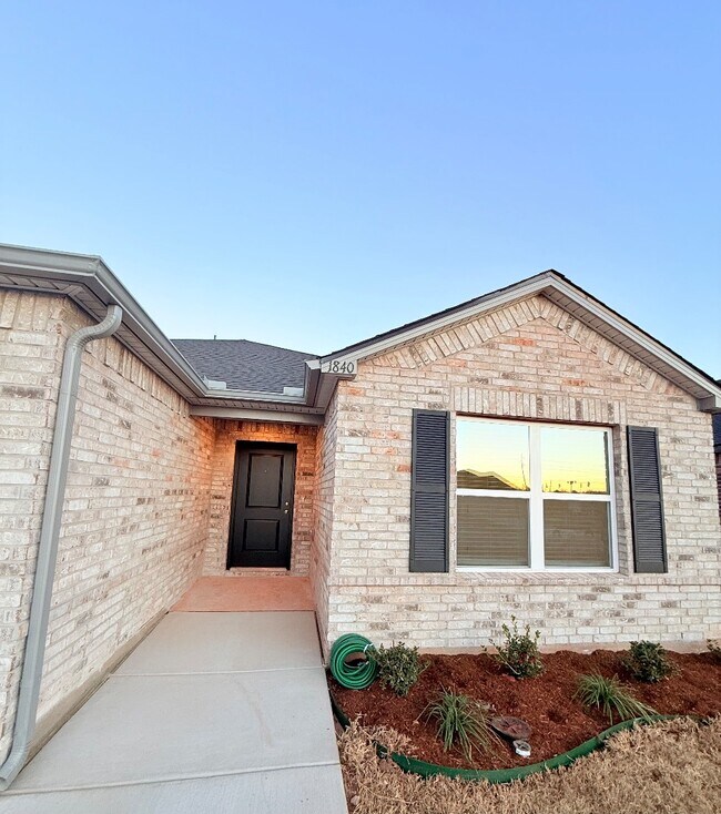 1840 Black Poplar Wy in Edmond, OK - Foto de edificio - Building Photo