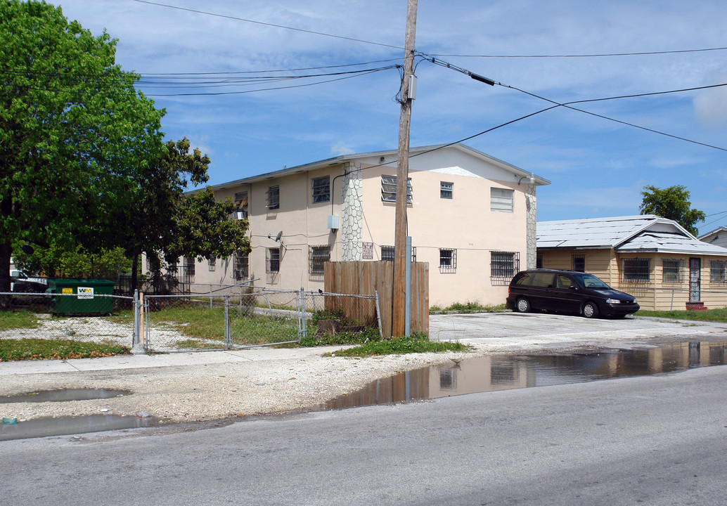 2910 NW 14th Ave in Miami, FL - Building Photo