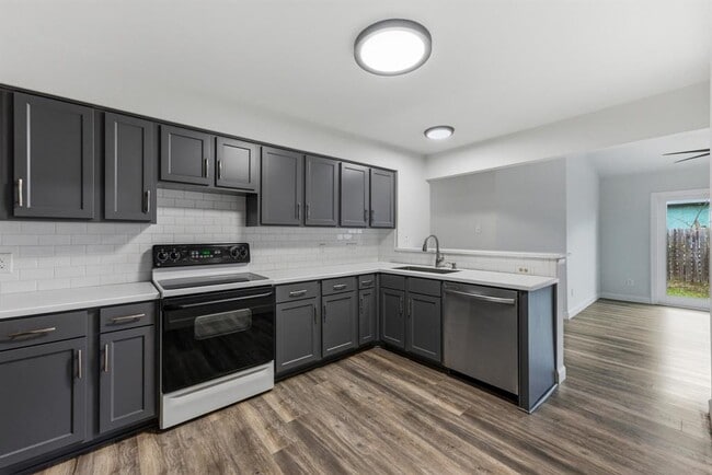 9706 Holly Springs Dr