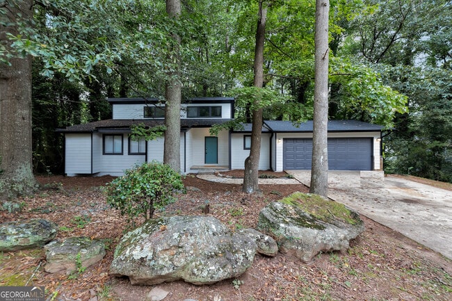 85 Wilhelmina Dr in Ellenwood, GA - Building Photo - Building Photo