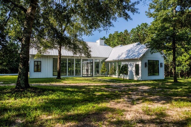 9879 Stubbs Rd in Magnolia, TX - Building Photo - Building Photo