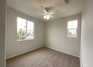 27552 Gruber Dr in Menifee, CA - Foto de edificio - Building Photo