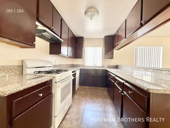 8926 Burnet Ave in Los Angeles, CA - Building Photo - Building Photo