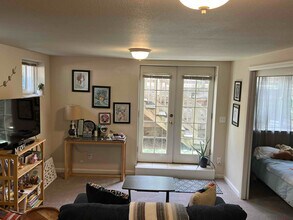 2240 Hillsdale Cir in Boulder, CO - Building Photo - Building Photo