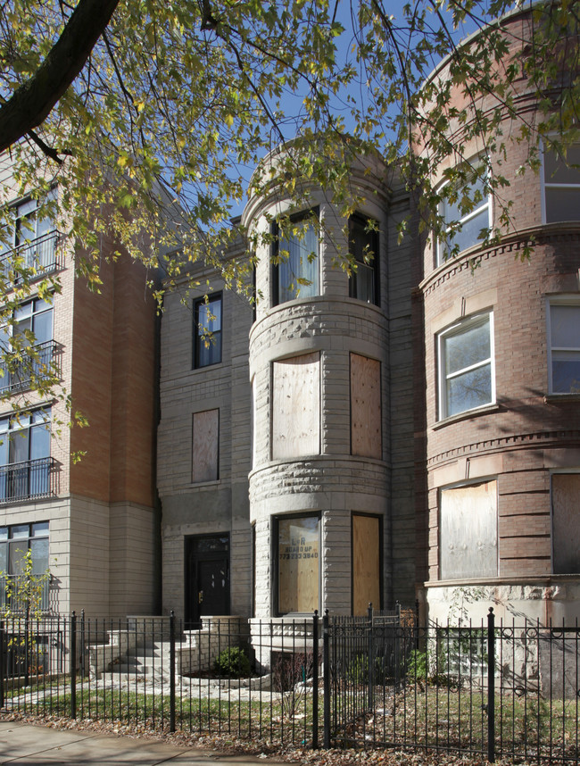 4030 S Indiana Ave in Chicago, IL - Foto de edificio - Building Photo