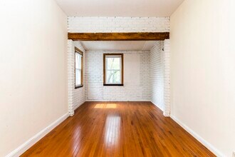 27 Garrison Ave in Somerville, MA - Building Photo - Building Photo