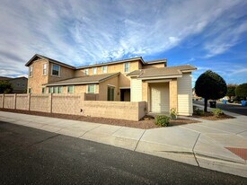 4717 W Sweet Iron Pass in Phoenix, AZ - Building Photo