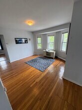 879 Broadway, Unit 2 in Somerville, MA - Building Photo - Building Photo