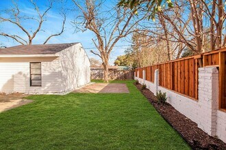 2505 San Paula Ave in Dallas, TX - Building Photo - Building Photo