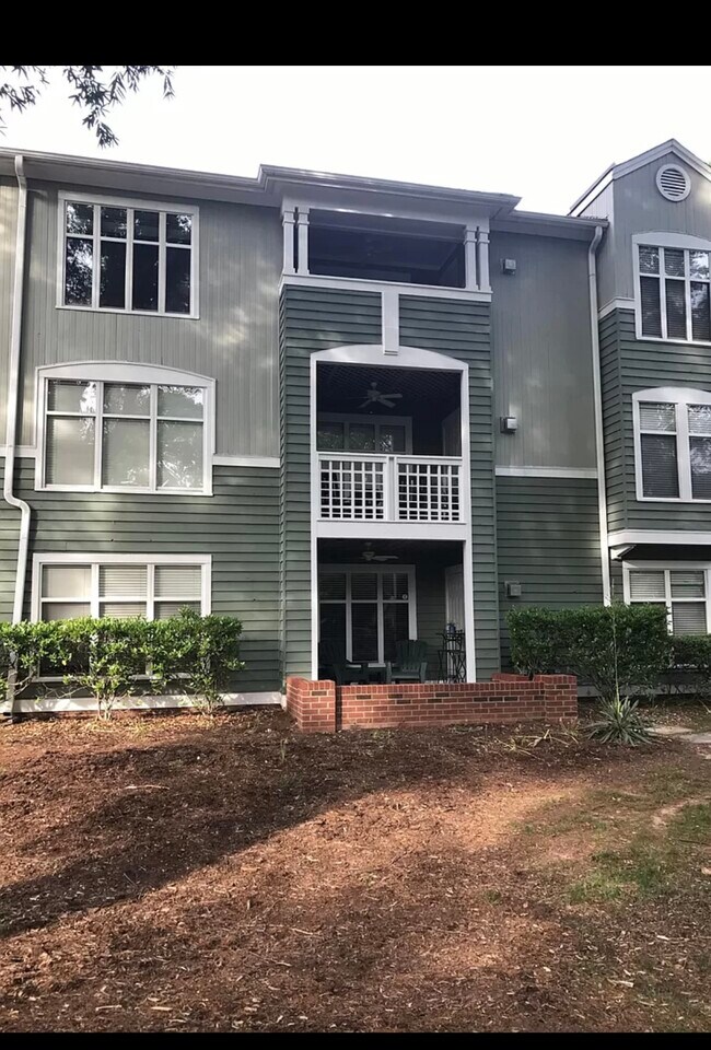 1221 Westview Ln in Raleigh, NC - Building Photo - Building Photo