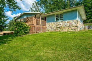 1032 S Seminole Dr in Chattanooga, TN - Building Photo