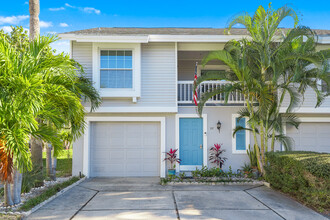 217 Nautilus Way in Treasure Island, FL - Building Photo - Building Photo