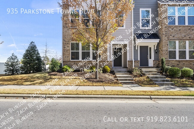 935 Parkstone Towne Blvd in Knightdale, NC - Building Photo - Building Photo