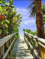 473 12th Ave S in Naples, FL - Building Photo