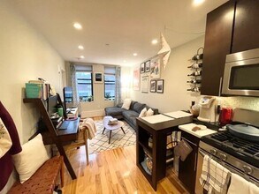 419 Hanover St in Boston, MA - Building Photo - Building Photo
