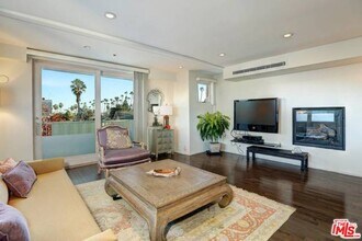 403 Idaho Ave in Santa Monica, CA - Building Photo - Building Photo