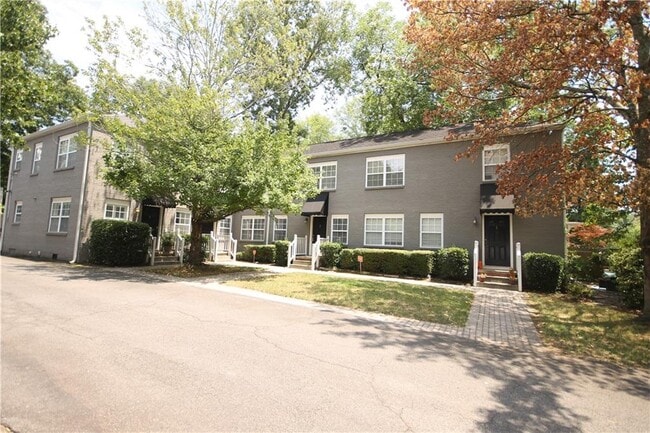 property at 285 Oxford Pl NE