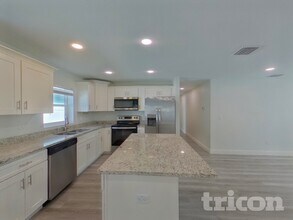 6379 29th St N in St. Petersburg, FL - Foto de edificio - Building Photo