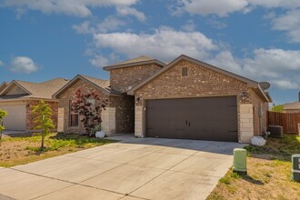 1002 E 93rd St in Odessa, TX - Building Photo - Building Photo