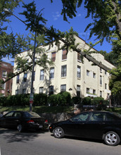 1437 Spring Rd NW in Washington, DC - Foto de edificio - Building Photo