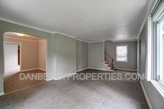 1017 Searles Rd in Toledo, OH - Building Photo - Building Photo