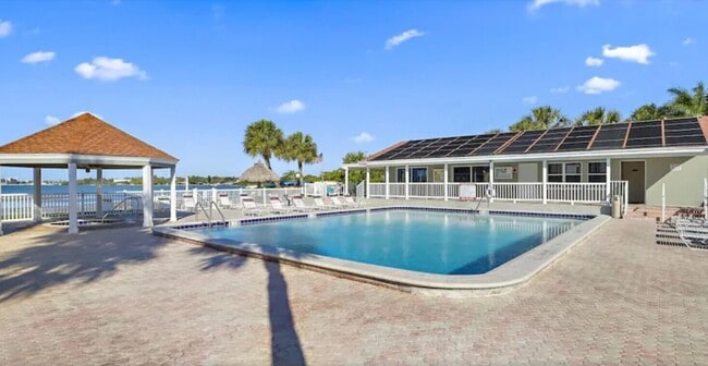 3650 41st Way S in St. Petersburg, FL - Building Photo - Building Photo