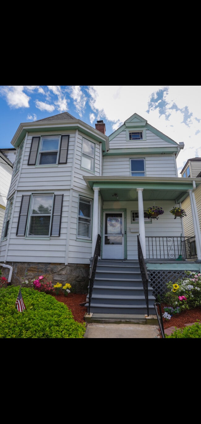 4 Lafayette St, Unit 1