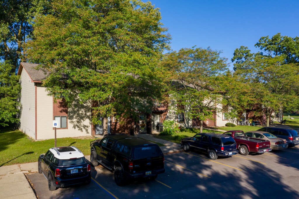 Pheasant Brook Apartments Clinton, MI Apartments For Rent