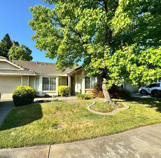 property at 204 Sapphire Ct