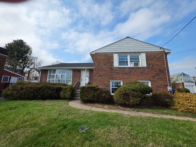 20 W Marthart Ave in Havertown, PA - Building Photo - Building Photo