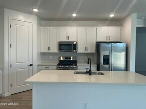 7700 W Saddlehorn Rd in Peoria, AZ - Building Photo - Building Photo