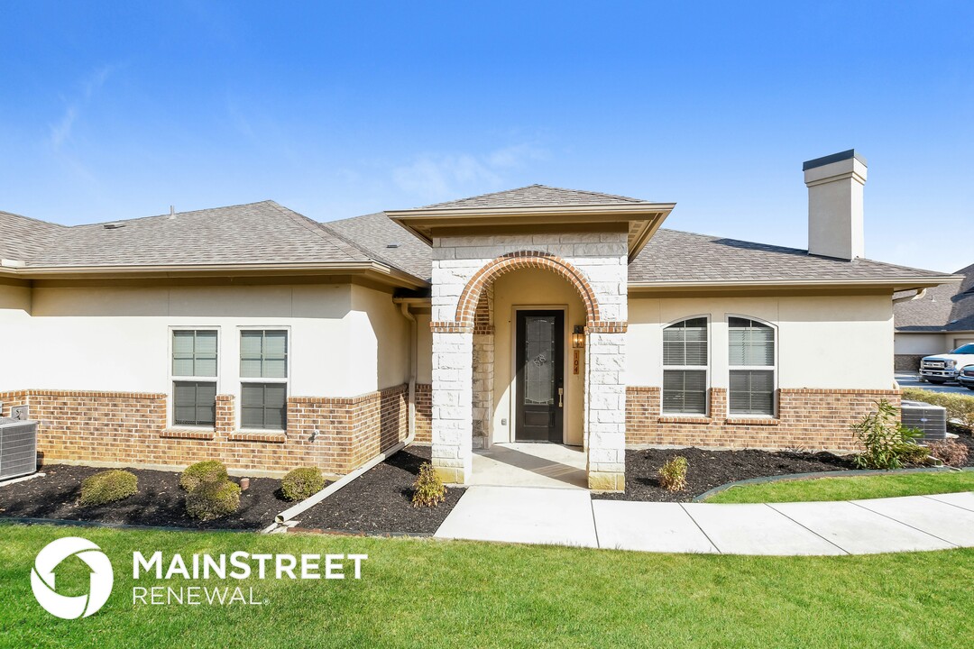 8811 Creek Run Rd in Fort Worth, TX - Building Photo
