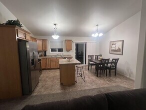 72 Mulberry Loop NE in Minot, ND - Building Photo - Building Photo