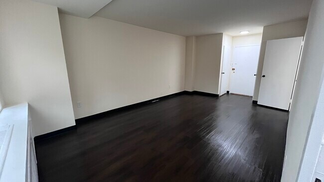 property at 1021 Arlington Blvd