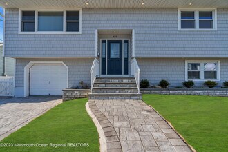 415 15th Ave in Belmar, NJ - Foto de edificio - Building Photo