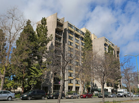 Oak Center Towers Apartments