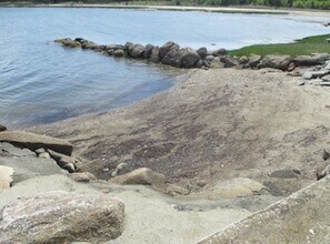 26 Shore Dr in Mattapoisett, MA - Building Photo - Building Photo