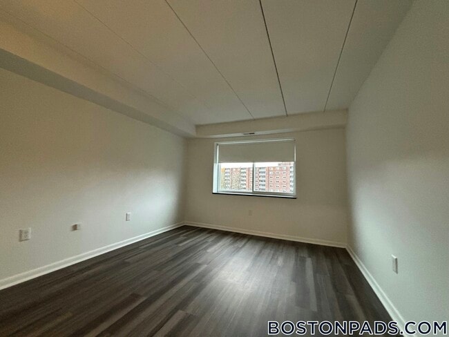 51 Hill Rd in Belmont, MA - Building Photo - Building Photo